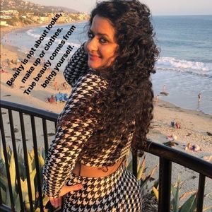 Follow me on Instagram fariba_boutique